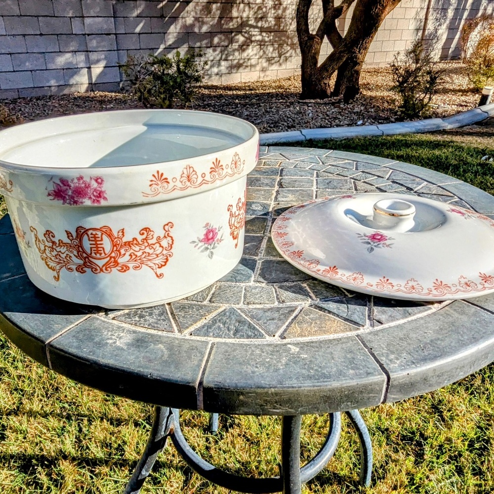 Vintage Chinese Hand Painted Stoneware Serving/Storage 8.5" Large Bowl w/Lid NOS